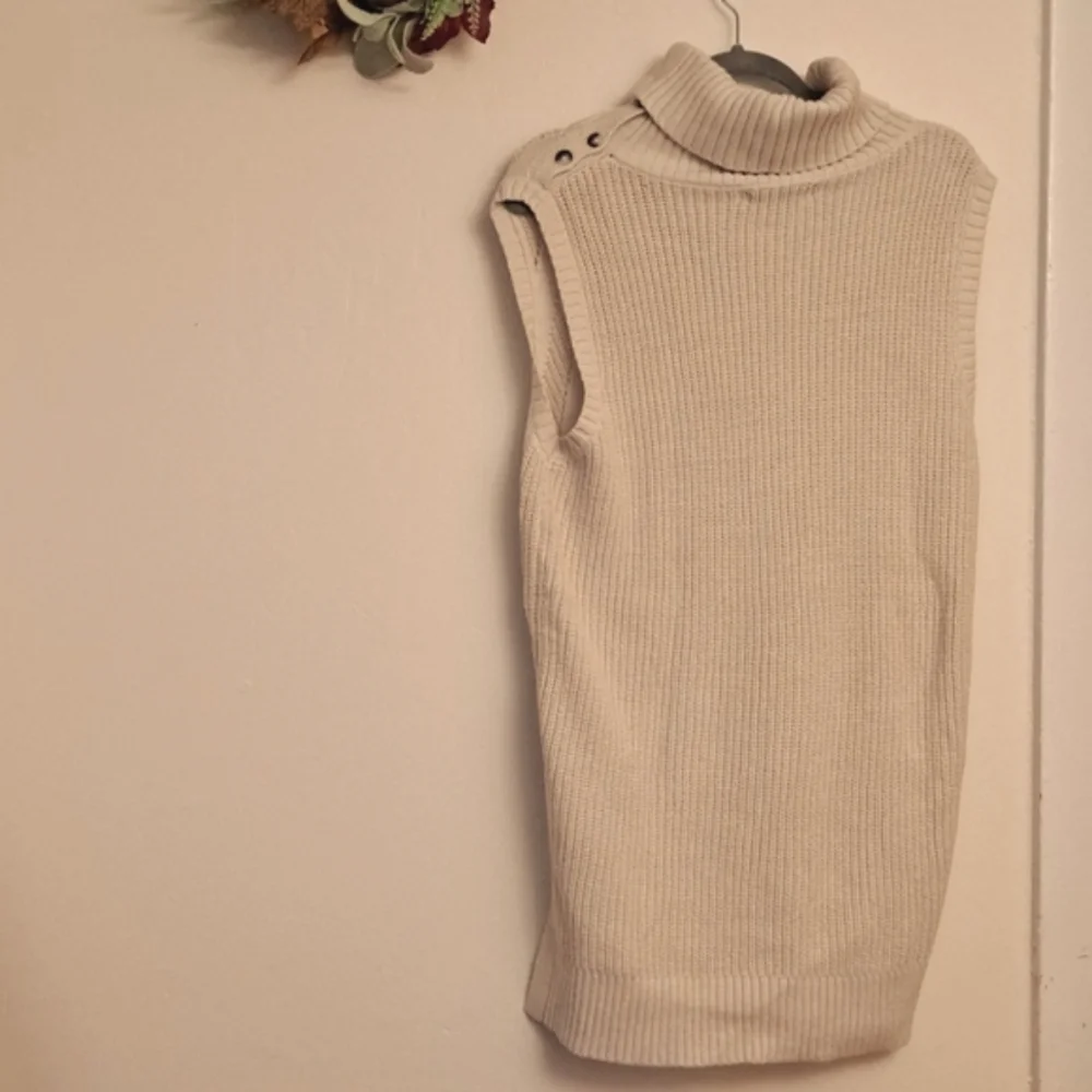 Banana Republic Sleeveless Sweater Tunic - Picture 2 of 5